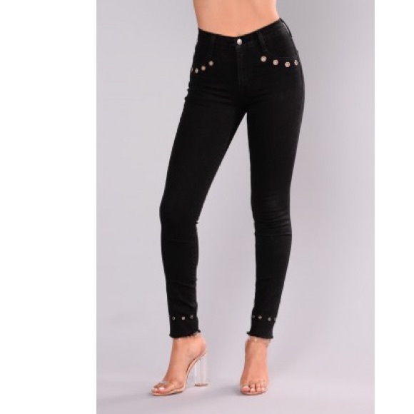 Fashion nova grommette jeans, never worn